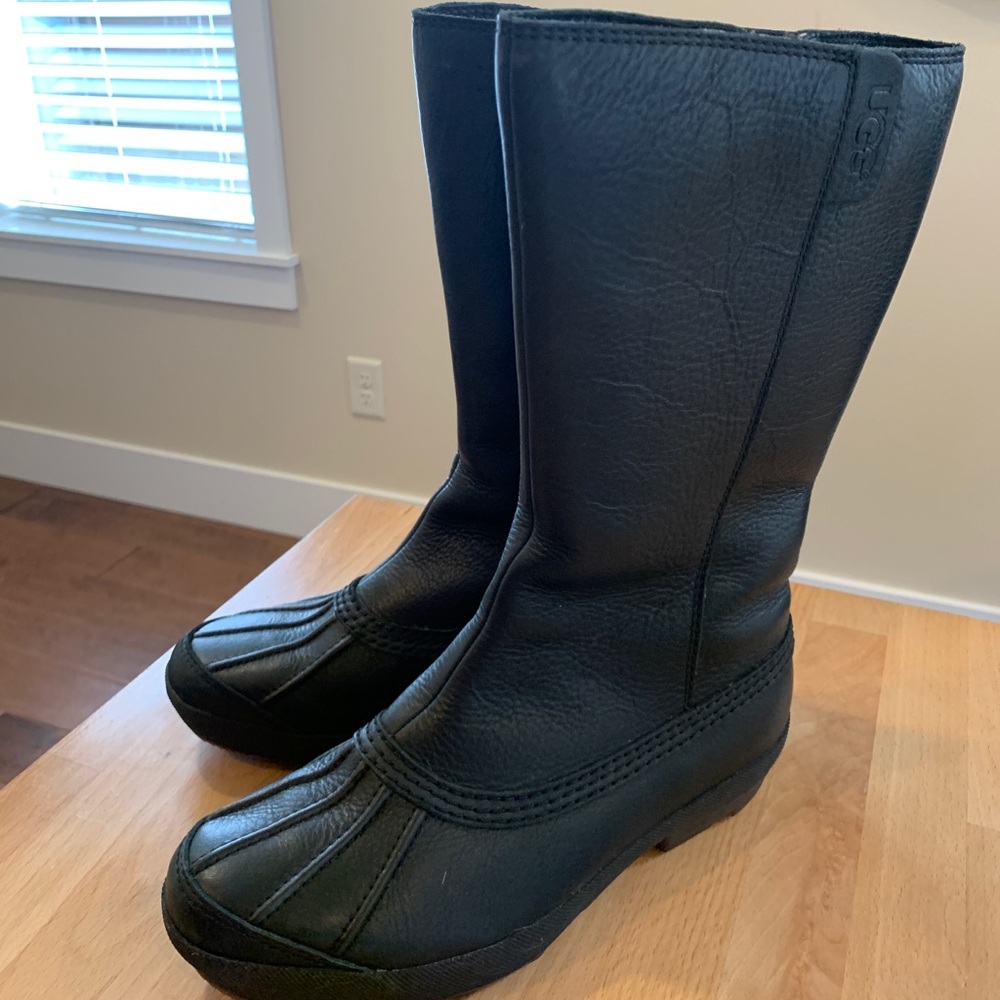 Ugg Belfast black waterproof boot 8.5